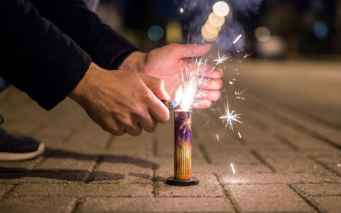 Quemados, niños heridos, animales afectados y una pregunta incómoda: ¿por qué seguimos usando pólvora?